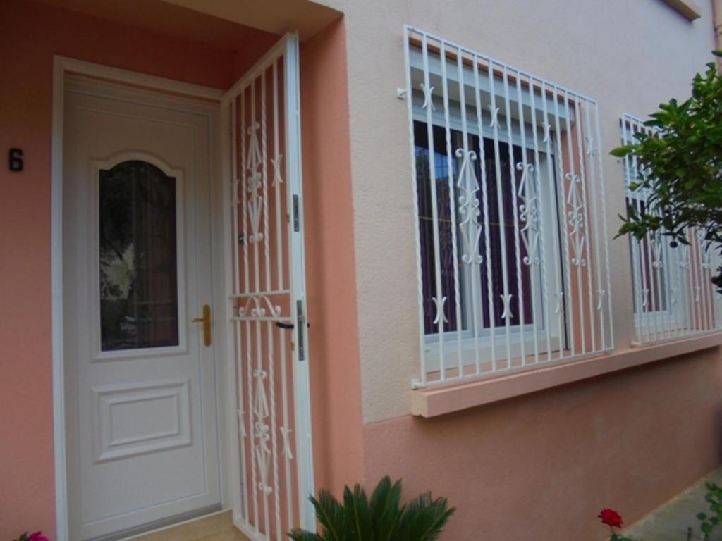 Chambres Climatisees Confort,Wifi, Gare Tgv,Parking,Pt Dejeuner Perpignan Exterior photo